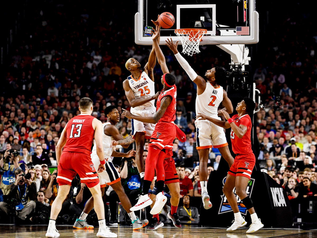 virginia-mamadi-diakite-block-texas-tech.jpg